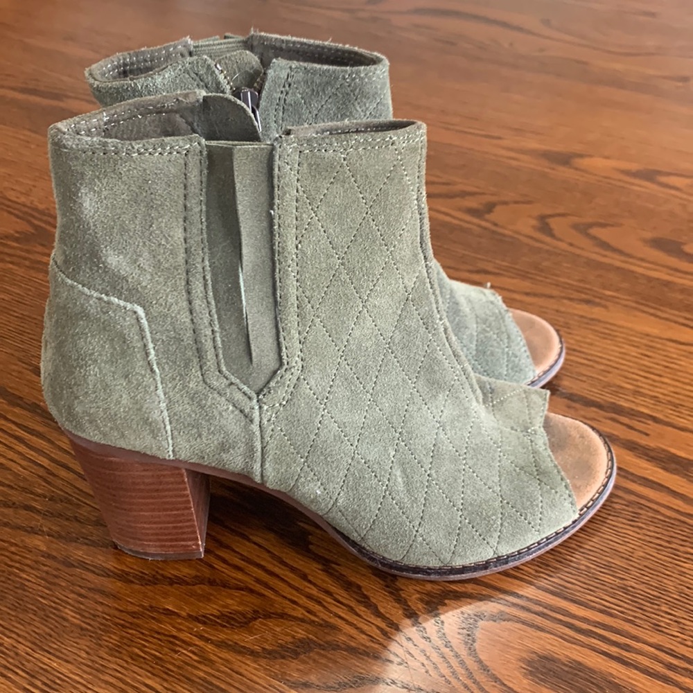 Tom’s suede booties